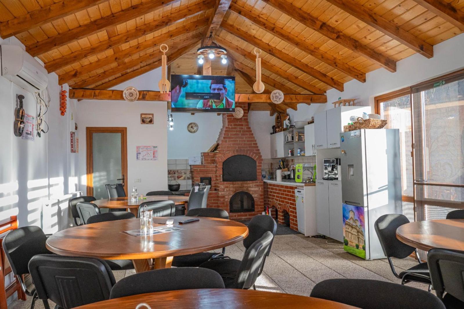 Apartamento La Maria si Ioana Curtea de Argeş Exterior foto